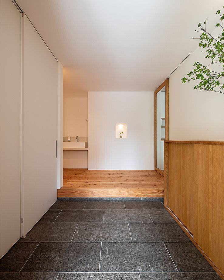 オモシロ設計集団　ecomo（エコモ） 【4000万円～｜ジャパンディ｜間取り】すべての窓から緑が見える、居心地のよい家族の棲家の建築実例画像6