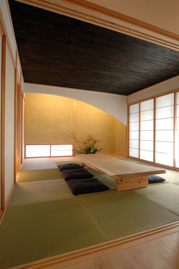 TENアーキテクツ一級建築士事務所 【建築士と建てた家＋二世帯住戸＋自然素材】２階のLDK上部には、富士山が眺められるロフトも設置の建築実例画像7