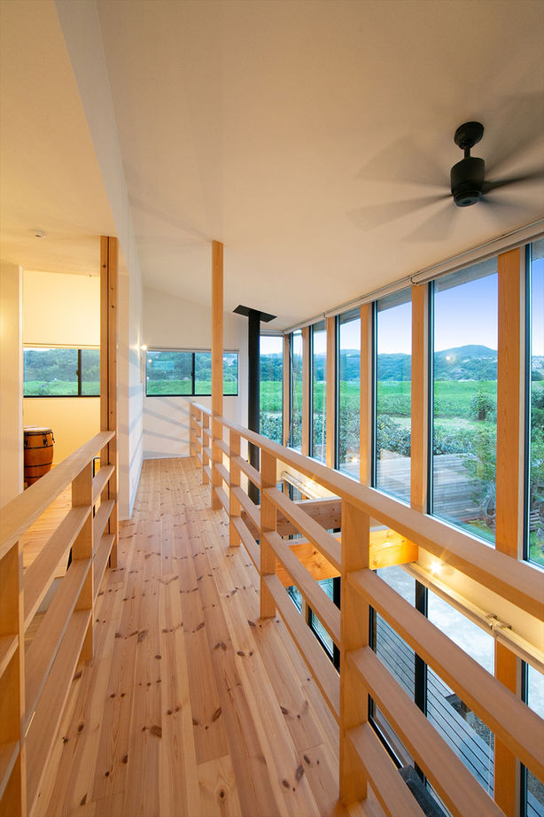 TENアーキテクツ一級建築士事務所 【建築士と建てた家＋二世帯住宅＋薪ストーブ】世帯で棟屋を分離しながらも連携フォルムの美観を実現の建築実例画像6