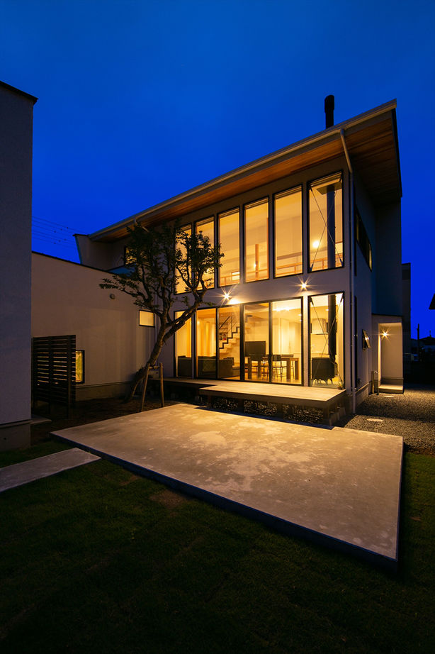 TENアーキテクツ一級建築士事務所 【建築士と建てた家＋二世帯住宅＋薪ストーブ】世帯で棟屋を分離しながらも連携フォルムの美観を実現の建築実例画像9