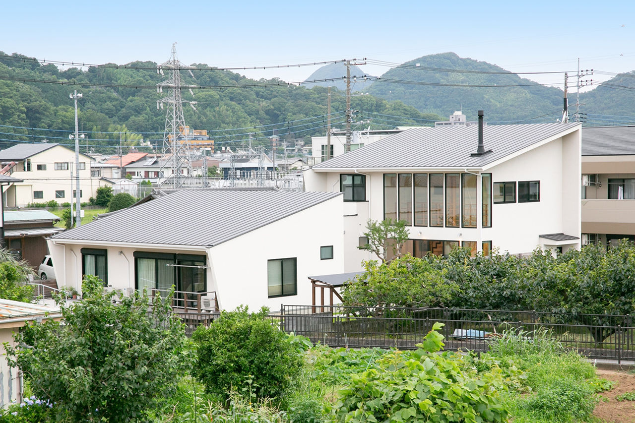 TENアーキテクツ一級建築士事務所 【建築士と建てた家＋二世帯住宅＋薪ストーブ】世帯で棟屋を分離しながらも連携フォルムの美観を実現の建築実例画像10