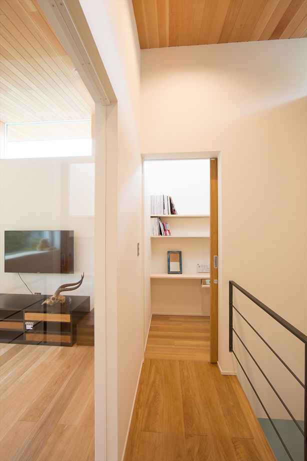 TENアーキテクツ一級建築士事務所 【建築士と建てた家×店舗併用×大開口×土間】写真スタジオを併設した大開口のパノラマウインドウのある家の建築実例画像7