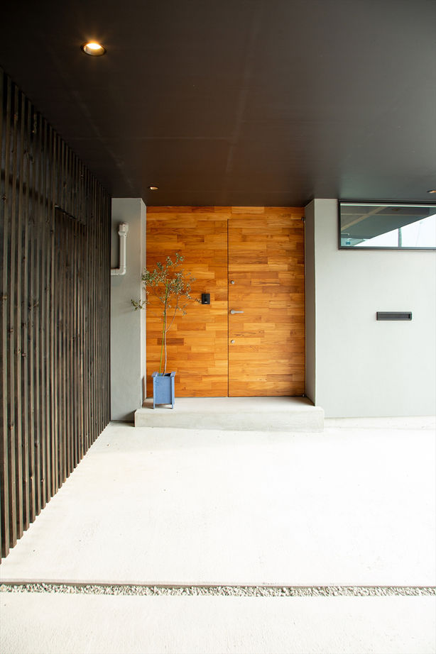 TENアーキテクツ一級建築士事務所 【建築士と建てた家×平屋×インナーガレージ×店舗併用】「ミュージアムみたい」と道行く人が二度見する家の建築実例画像3