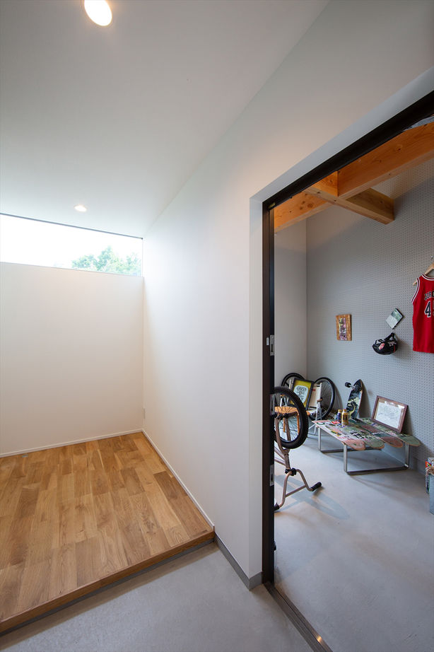 TENアーキテクツ一級建築士事務所 【建築士と建てた家×平屋×インナーガレージ×店舗併用】「ミュージアムみたい」と道行く人が二度見する家の建築実例画像5