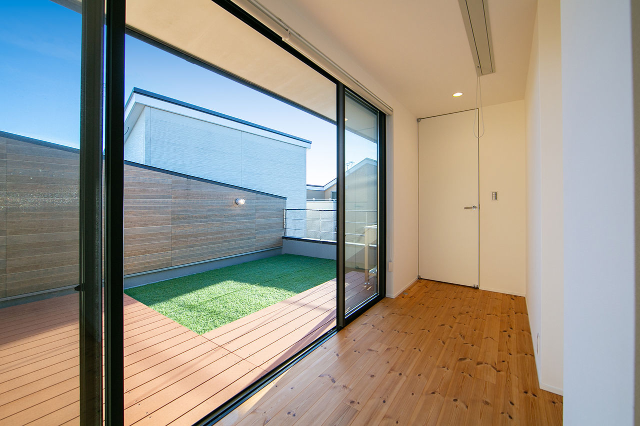 TENアーキテクツ一級建築士事務所 【建築士と建てた家×3階建て×インナーガレージ】約30坪でも庭が欲しい。そこでルーフバルコニーを計画の建築実例画像6