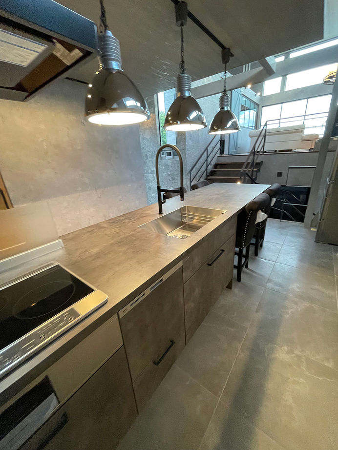 TENアーキテクツ一級建築士事務所 【建築士と建てた家＋インナーガレージ＋スキップフロア】高低差をデザインに活かしたアート作品のような家の建築実例画像5