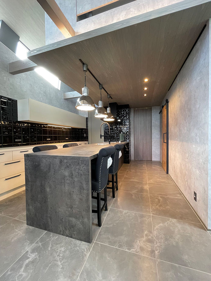 TENアーキテクツ一級建築士事務所 【建築士と建てた家＋インナーガレージ＋スキップフロア】高低差をデザインに活かしたアート作品のような家の建築実例画像6