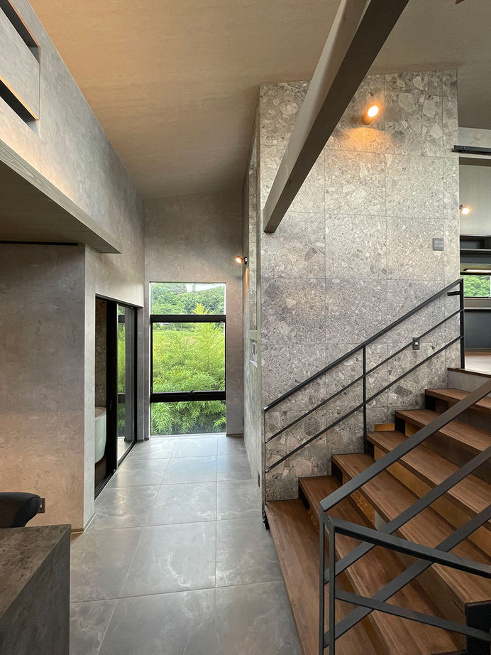 TENアーキテクツ一級建築士事務所 【建築士と建てた家＋インナーガレージ＋スキップフロア】高低差をデザインに活かしたアート作品のような家の建築実例画像9