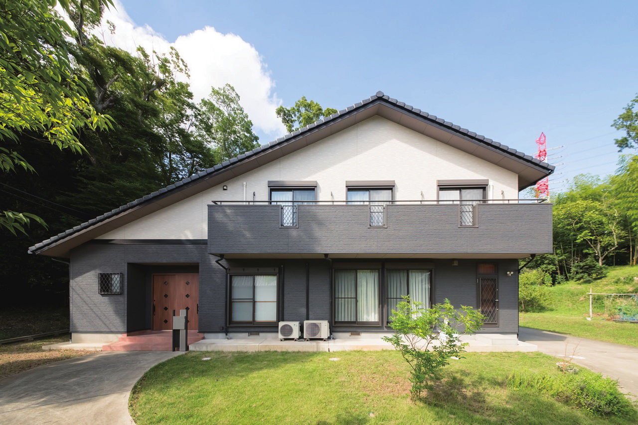 三上建設 【2500～3000万円|50坪台|間取り】リビングから愛車を楽しむ。将来も見据えた、ビルトインガレージ付きの家の建築実例画像2