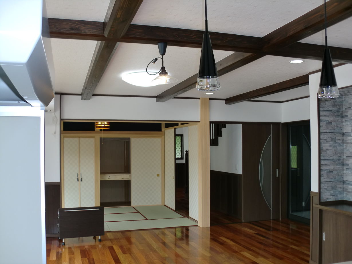 三上建設 【2500～3000万円|50坪台|間取り】リビングから愛車を楽しむ。将来も見据えた、ビルトインガレージ付きの家の建築実例画像4