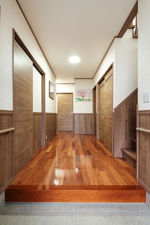 三上建設 【2000万円台|30坪台|間取り図有】2階リビングから続く広いバルコニーがある住まいの建築実例画像9