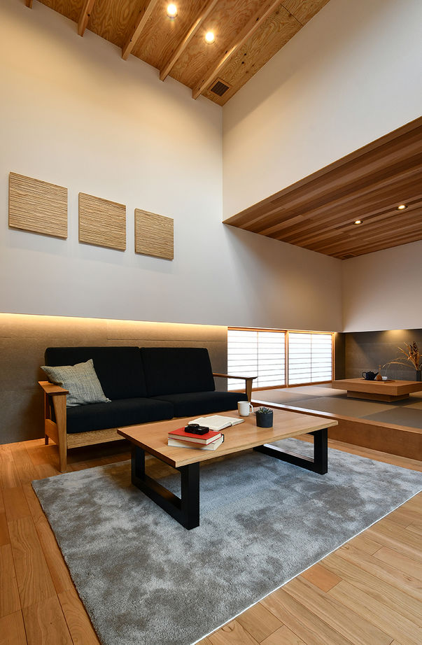 北新建工 【3000万円台｜射水市】趣ある中庭を室内から望む。威風堂々とした和モダン住宅で、心地いい毎日をの建築実例画像6