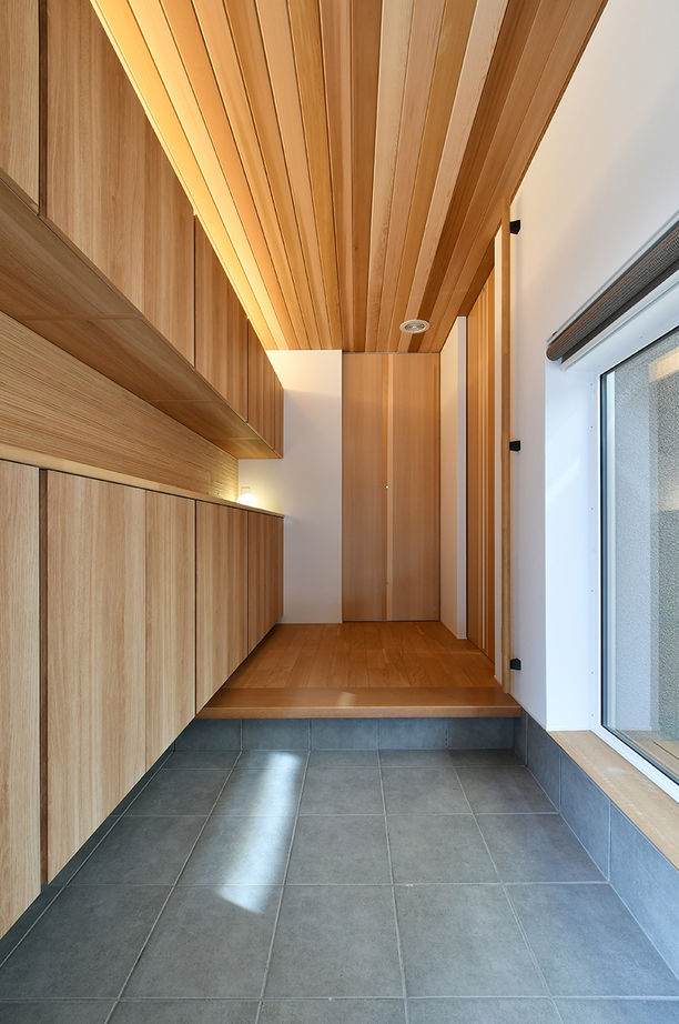 北新建工 【3000万円台｜射水市】趣ある中庭を室内から望む。威風堂々とした和モダン住宅で、心地いい毎日をの建築実例画像10