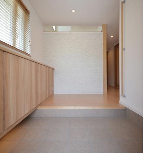 北新建工 【富山市/ウッドデッキ/収納充実/和室】ダイニングベンチが似合う、家族とつながれる高気密・高断熱の家の建築実例画像3