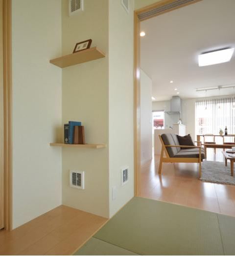 北新建工 【富山市/ウッドデッキ/収納充実/和室】ダイニングベンチが似合う、家族とつながれる高気密・高断熱の家の建築実例画像6