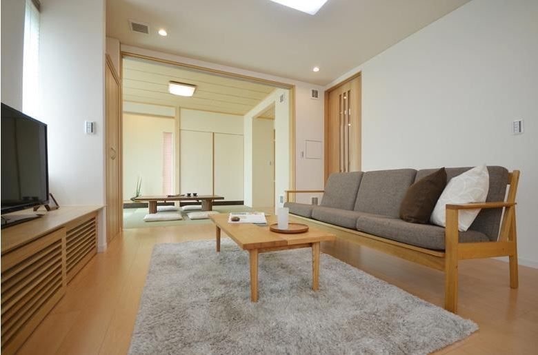 北新建工 【富山市/ウッドデッキ/収納充実/和室】ダイニングベンチが似合う、家族とつながれる高気密・高断熱の家の建築実例画像7