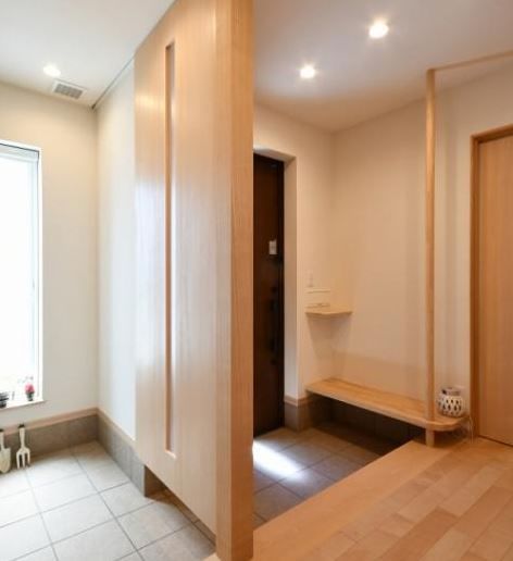 北新建工 【滑川市/吹き抜け】僧ヶ岳を望む家の建築実例画像2