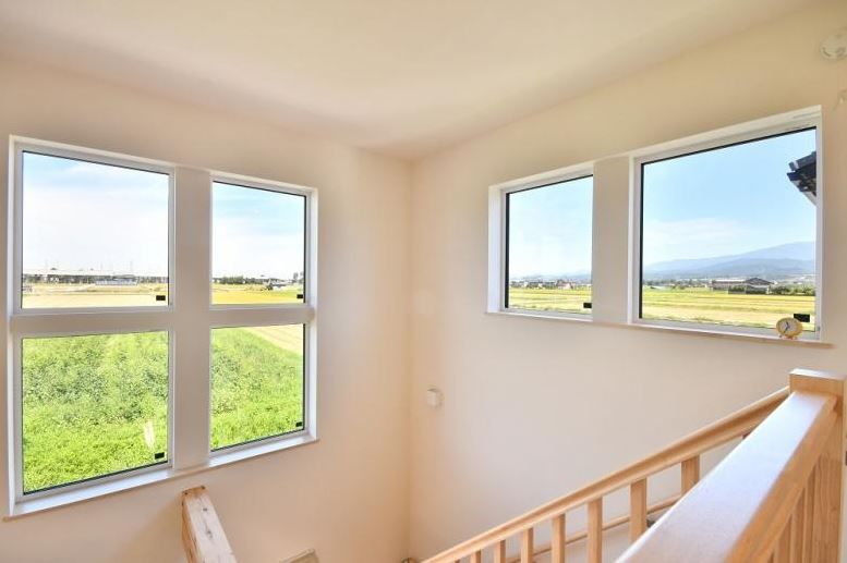 北新建工 【滑川市/吹き抜け】僧ヶ岳を望む家の建築実例画像6