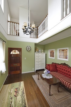 セルコホーム　横浜支店 【吹き抜け/無垢材】カナダ製2×6と煉瓦で叶える心地よく趣味が広がる、クイーン・アン様式の住まいの建築実例画像2