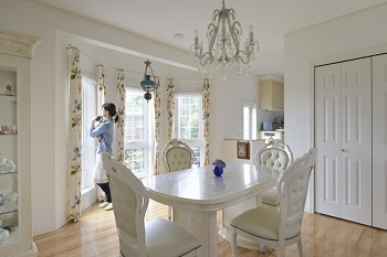 セルコホーム　横浜支店 【吹き抜け/無垢材】カナダ製2×6と煉瓦で叶える心地よく趣味が広がる、クイーン・アン様式の住まいの建築実例画像4