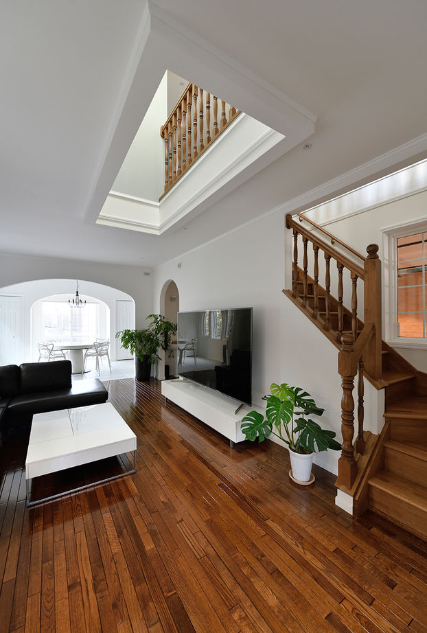 セルコホーム　横浜支店 【吹抜け/ビルトインガレージ/小屋裏収納】アイアンゲートが印象的なモダンフレンチスタイルの美しい家の建築実例画像4