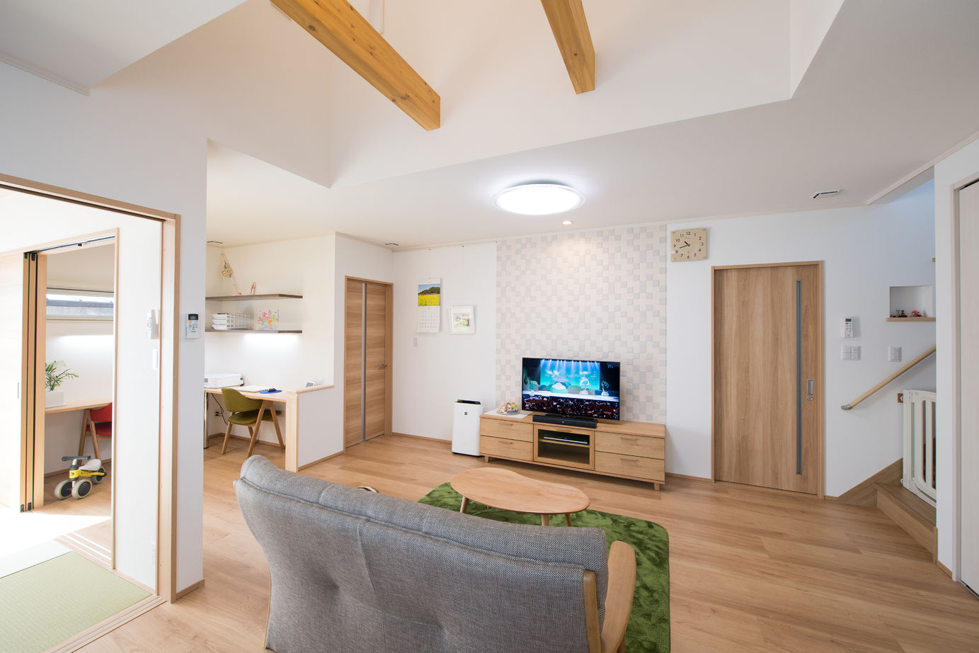 アルプスピアホーム 柔らかな日差しに包まれるナチュラルテイストの家の建築実例画像2