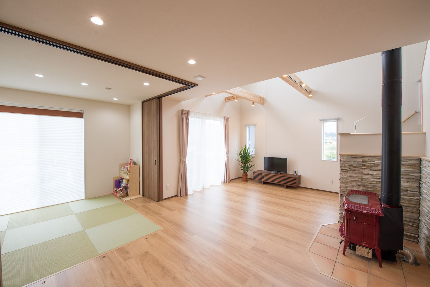 アルプスピアホーム 北アルプスを臨む、解放感あふれる家の建築実例画像2