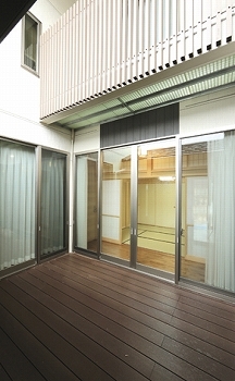 相馬建設 【ウッドデッキ付和モダン二世帯住宅】二世帯で暮らす上での動線や、将来も考えた間取り。【LIVIA】の建築実例画像5