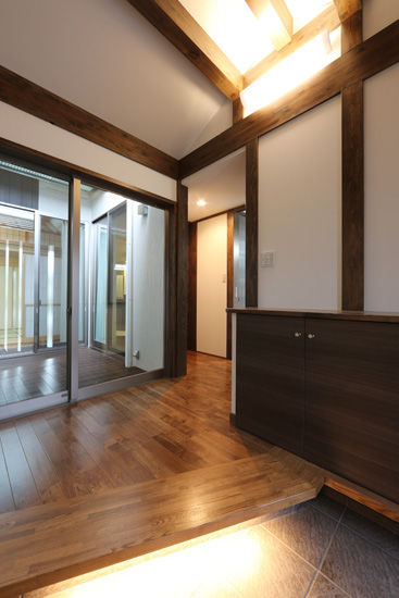 相馬建設 【ウッドデッキ付和モダン二世帯住宅】二世帯で暮らす上での動線や、将来も考えた間取り。【LIVIA】の建築実例画像9