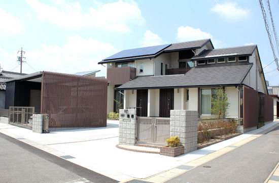 相馬建設 【ウッドデッキ付和モダン二世帯住宅】二世帯で暮らす上での動線や、将来も考えた間取り。【LIVIA】の建築実例画像10