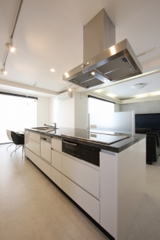 相馬建設 【2000万円台×ビルトインガレージ】ビルトインガレージで雨の日も安心！趣味を満喫できるRCの家【conon】の建築実例画像7