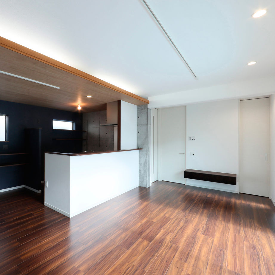 相馬建設 【RC×２世帯】地震に強くてかっこいいRCで建てた、互いの暮らしを尊重する『完全分離型２世帯住宅』の建築実例画像2