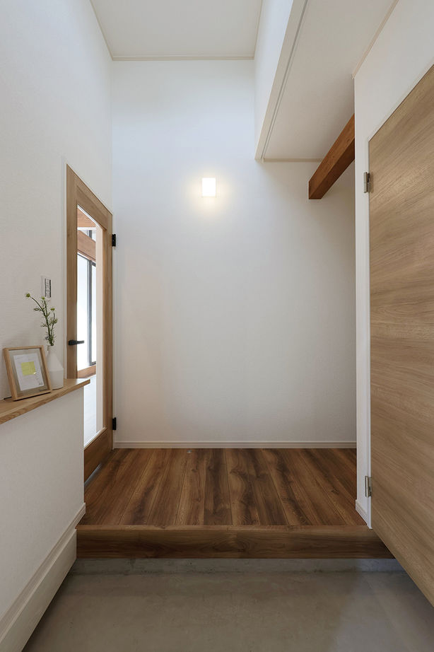 相馬建設 【間取図有｜2500～2999万円｜ウッドデッキ｜吹抜｜WIC】南国リゾートの別荘みたいな非日常感を楽しむ家の建築実例画像10