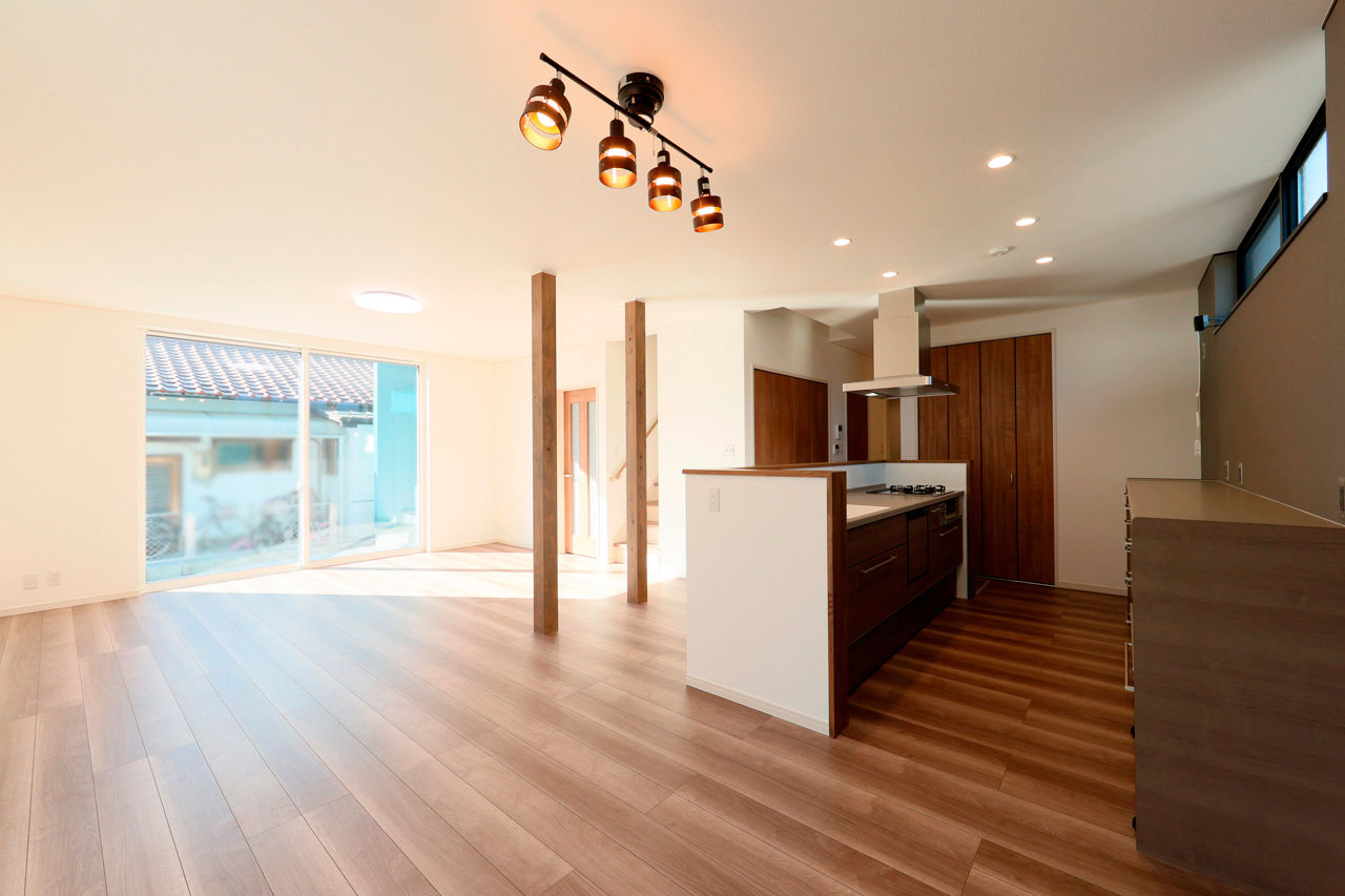 相馬建設 【愛知県｜2000万円台｜インナーガレージ｜間取り有】バイクガレージはアメリカン！収納充実＆家事ラクな家の建築実例画像3