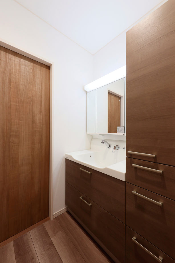 相馬建設 【愛知県｜2000万円台｜インナーガレージ｜間取り有】バイクガレージはアメリカン！収納充実＆家事ラクな家の建築実例画像7