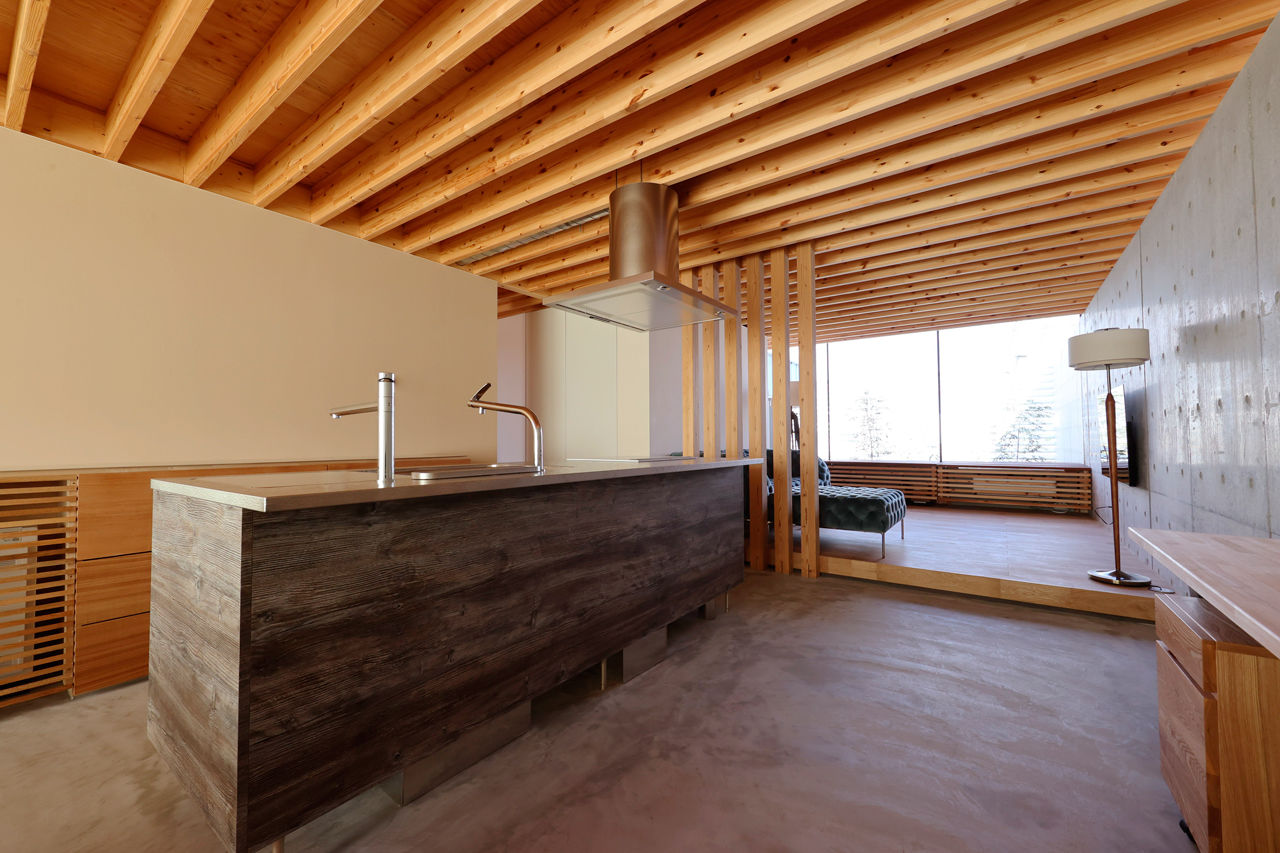 相馬建設 【愛知県｜2000万円台｜平屋＋α｜間取り有】玄関がない？！木・土間・コンクリートの建築家デザインの家の建築実例画像4