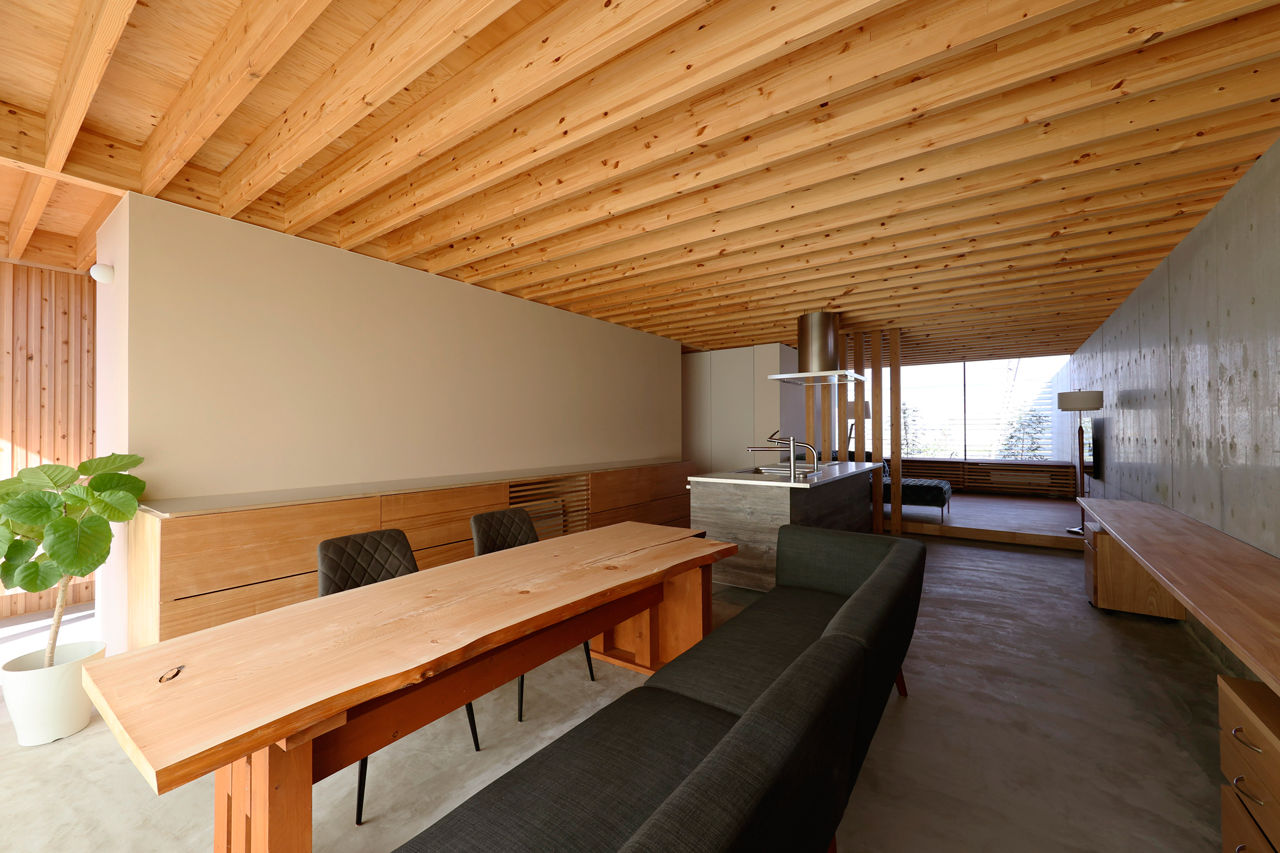 相馬建設 【愛知県｜2000万円台｜平屋＋α｜間取り有】玄関がない？！木・土間・コンクリートの建築家デザインの家の建築実例画像8