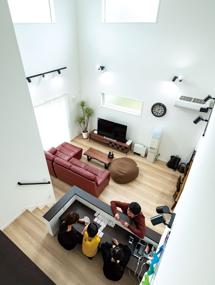 辰巳住宅 【間取り図あり/スキップフロア＋バルコニー】段差を楽しむ２世帯の家の建築実例画像2