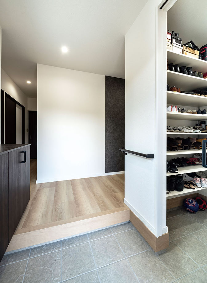 辰巳住宅 【間取り図あり/スキップフロア＋バルコニー】段差を楽しむ２世帯の家の建築実例画像8