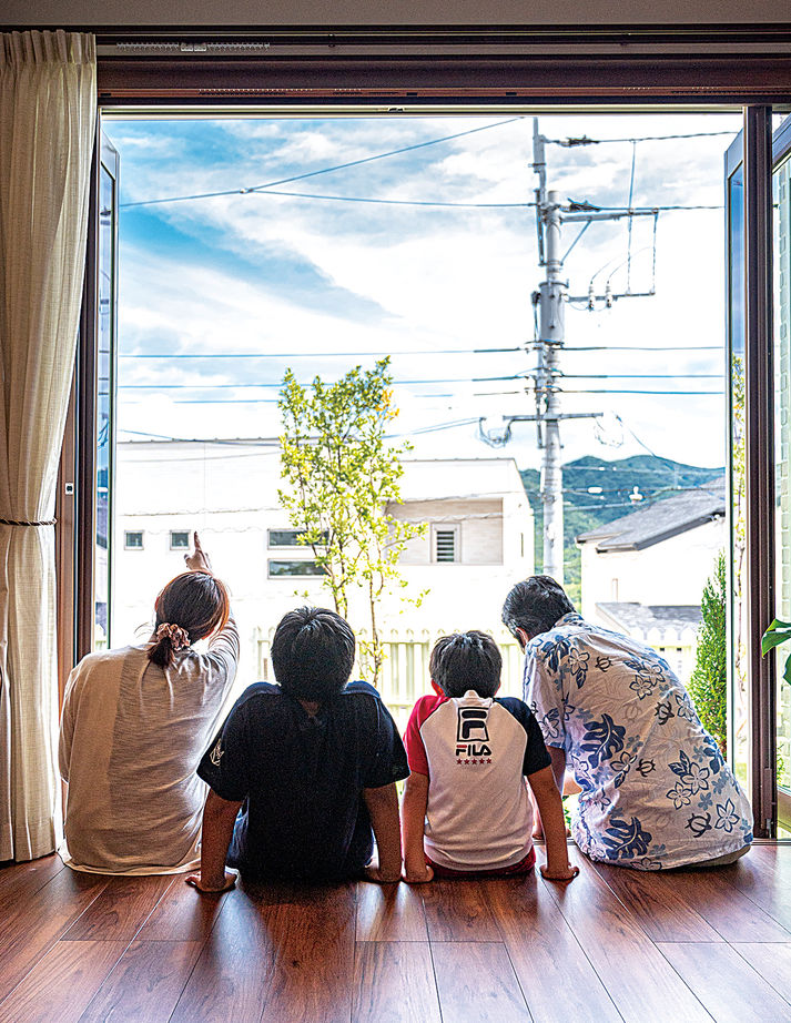 辰巳住宅 【間取り図あり/和室＋ホームシアター】洋風×吹き抜けのくつろぎ空間の建築実例画像10