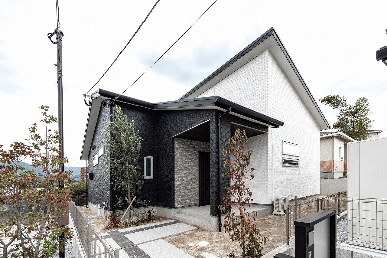 辰巳住宅 【間取り図あり/３LDK＋和室】間接照明が彩る平屋の建築実例画像5