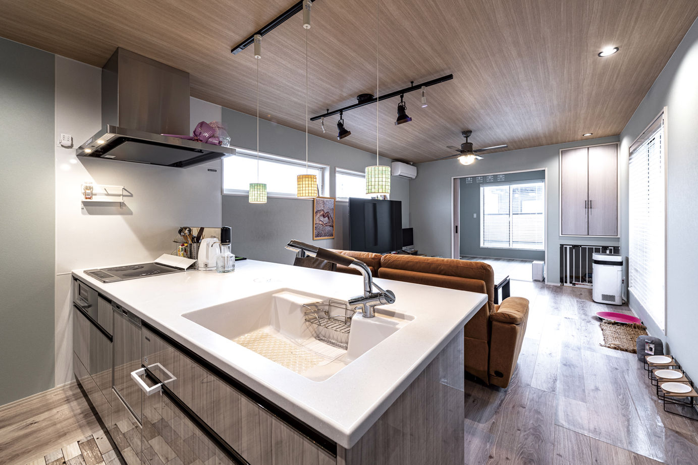 辰巳住宅 【美容室/2階リビング/間取り図有】愛猫・愛犬との暮らしを楽しめる店舗併用住宅の建築実例画像6