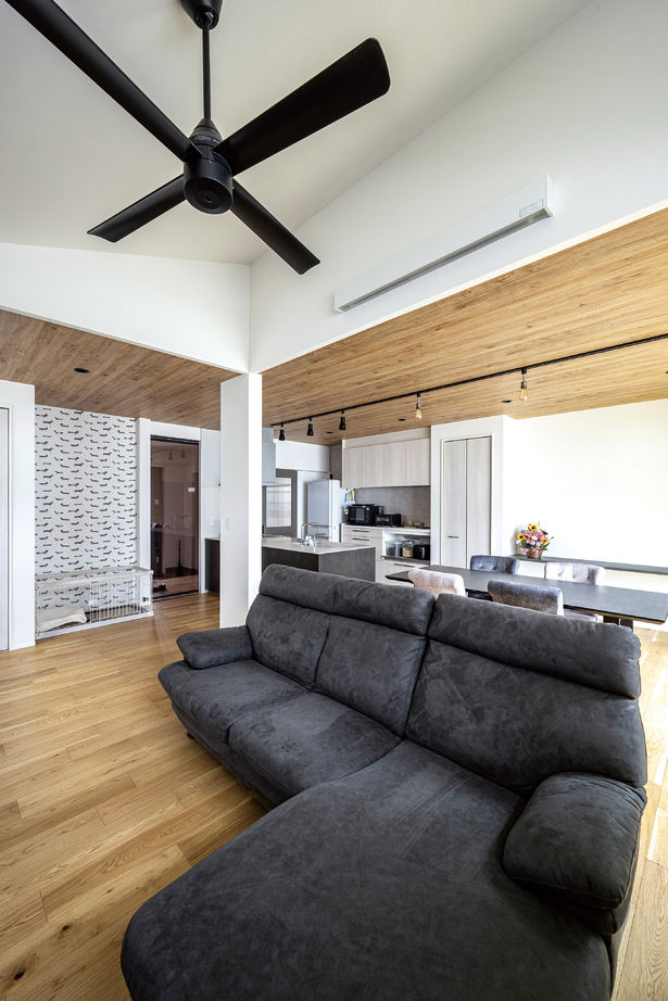 辰巳住宅 【ガレージ×平屋】こだわりの設備と空間で愛犬も快適な平屋の建築実例画像3