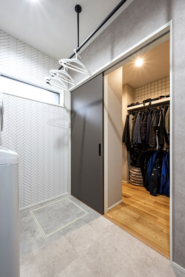 辰巳住宅 【ガレージ×平屋】こだわりの設備と空間で愛犬も快適な平屋の建築実例画像6