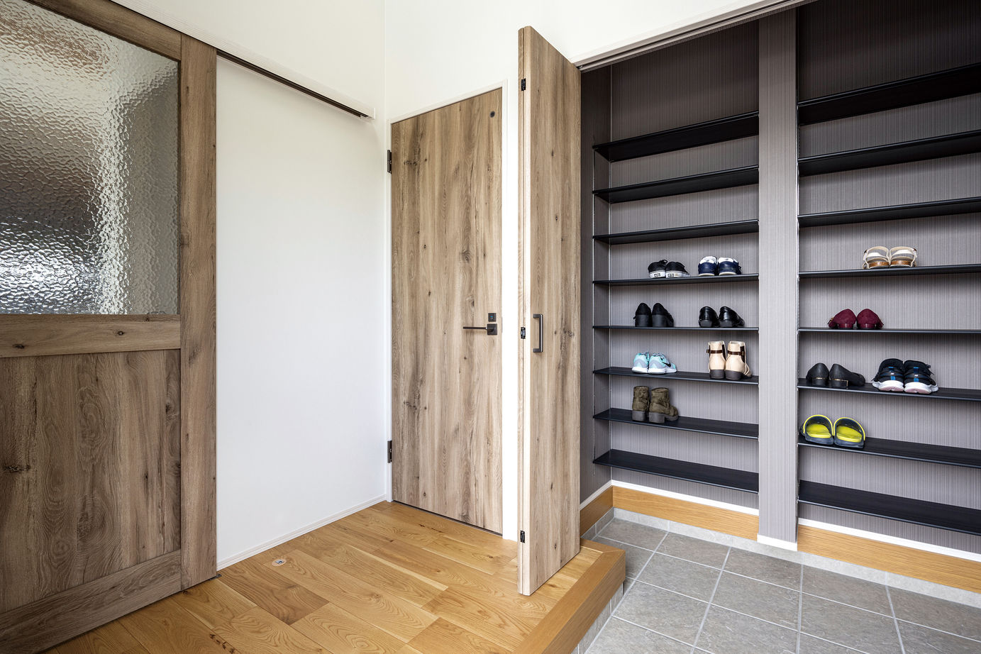 辰巳住宅 【5LDK/間取り図あり】細かなこだわりが映えるシックで柔らかい5LDK書斎のある家の建築実例画像9