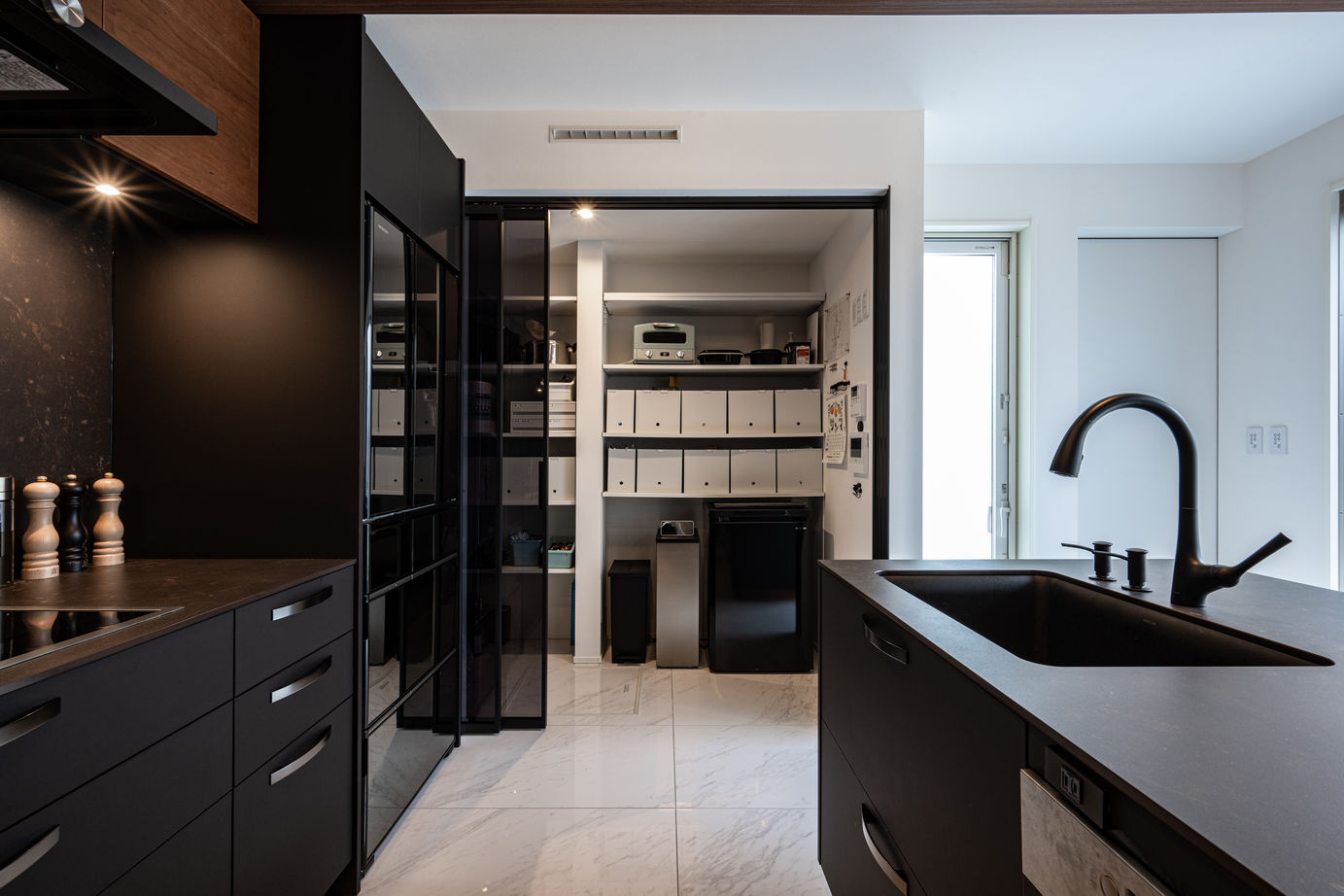 辰巳住宅 【平屋／84.6坪／ビルトインガレージ】建築士と共に上質な住空間を追求した、満足度100％の家の建築実例画像6