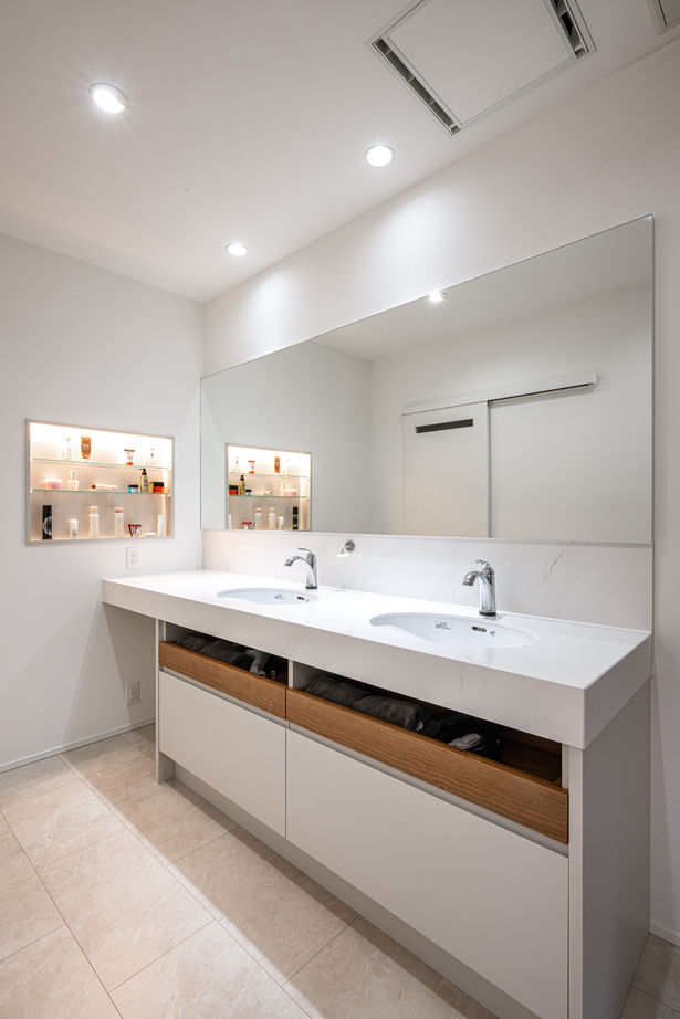 辰巳住宅 【平屋／84.6坪／ビルトインガレージ】建築士と共に上質な住空間を追求した、満足度100％の家の建築実例画像9