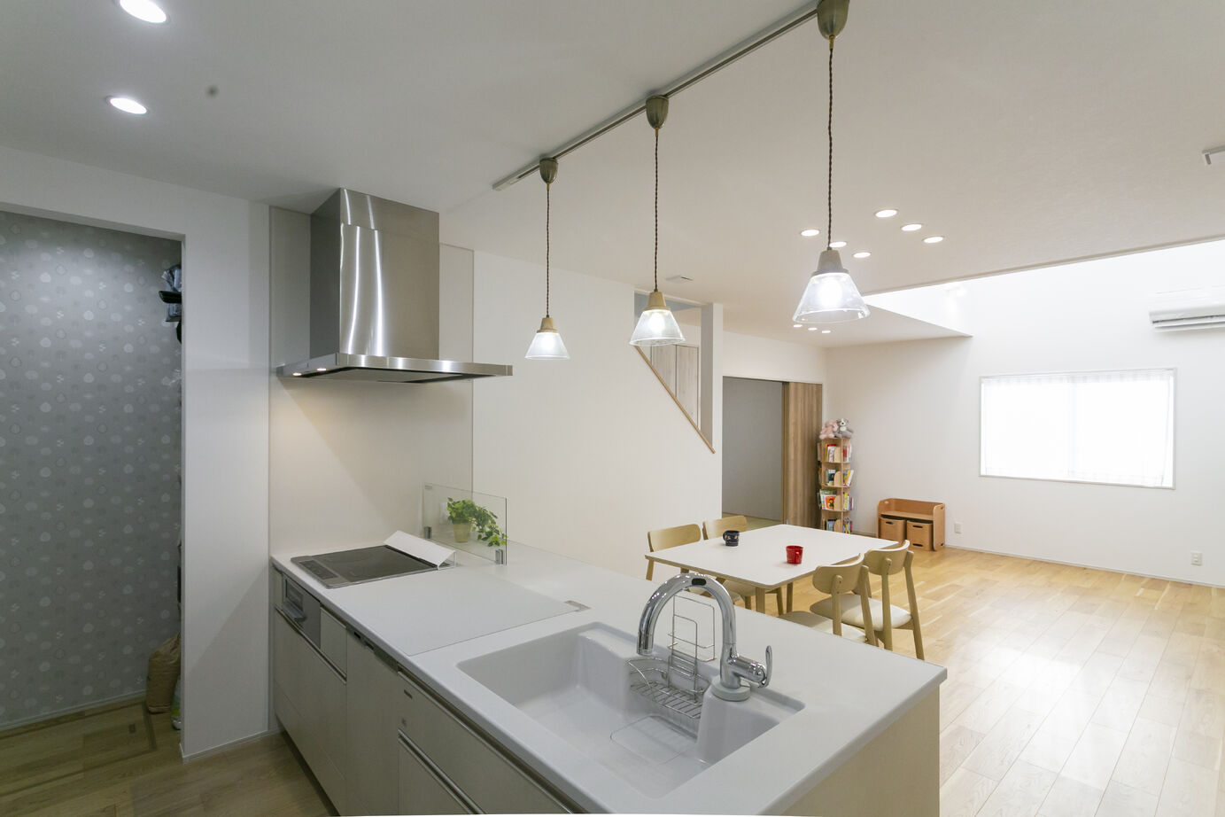 辰巳住宅 愛車と暮らすビルトインガレージの家の建築実例画像4