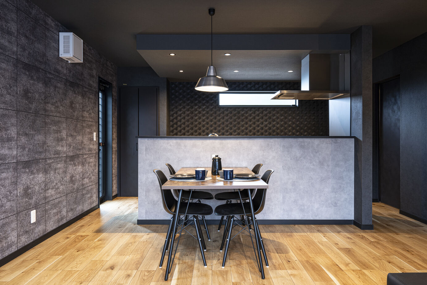 辰巳住宅 【ブラック×インダストリアル カフェ風な空間】３LDK/スキップフロア/書斎の建築実例画像4