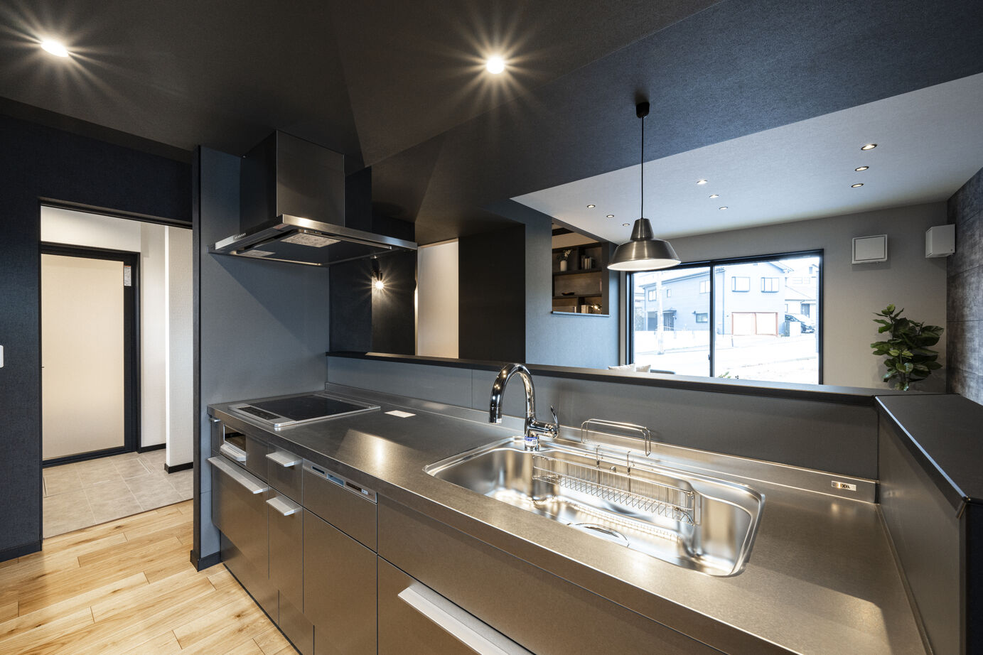 辰巳住宅 【ブラック×インダストリアル カフェ風な空間】３LDK/スキップフロア/書斎の建築実例画像5